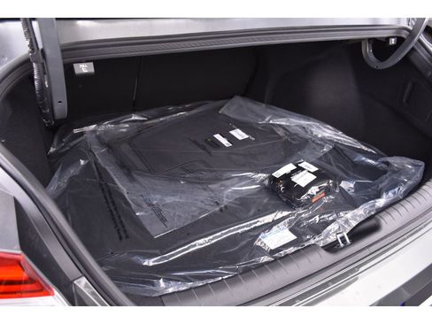 New 2026 Hyundai Elantra Limited FWD image 12