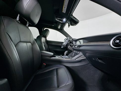 Used 2022 Alfa Romeo Stelvio Ti w/ Active Assist Plus Package image 33