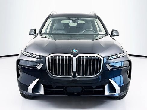 Used 2023 BMW X7 xDrive40i AWD/4WD image 3