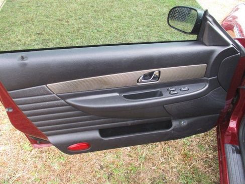 Used 2004 Ford Thunderbird Base image 11