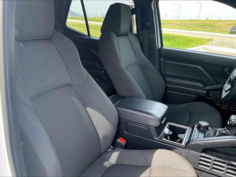 Used 2025 Toyota 4Runner SR5 AWD/4WD image 7