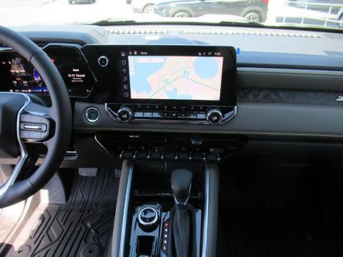 New 2025 Chevrolet Colorado ZR2 w/ ZR2 Bison Edition image 22