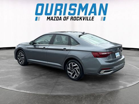 Used 2024 Volkswagen Jetta SEL image 4