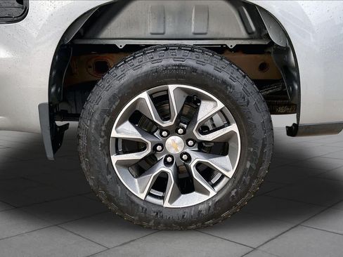 Used 2024 Chevrolet Silverado 1500 LT AWD/4WD image 11