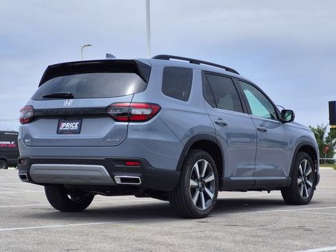 Used 2025 Honda Pilot Elite image 5