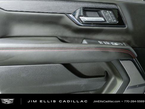 Used 2025 GMC Yukon AT4 Ultimate w/ LPO, Floor Liner Package AWD/4WD image 6