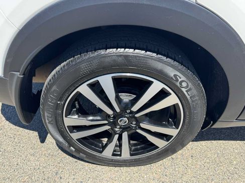Used 2019 Nissan Kicks SR FWD image 39