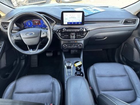 Used 2020 Ford Escape Titanium image 22