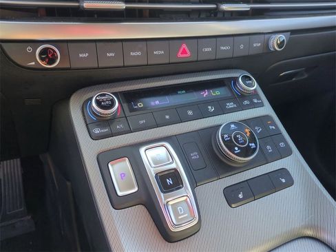 Certified 2025 Hyundai Palisade SEL image 16