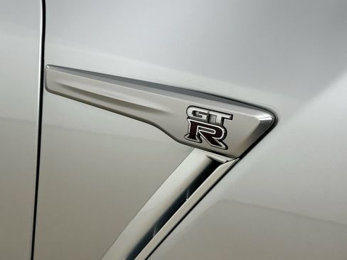 Used 2024 Nissan GT-R Premium w/ Premium Interior Package AWD/4WD image 9