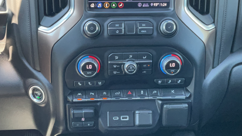 Used 2020 Chevrolet Silverado 1500 High Country w/ Technology Package AWD/4WD image 21