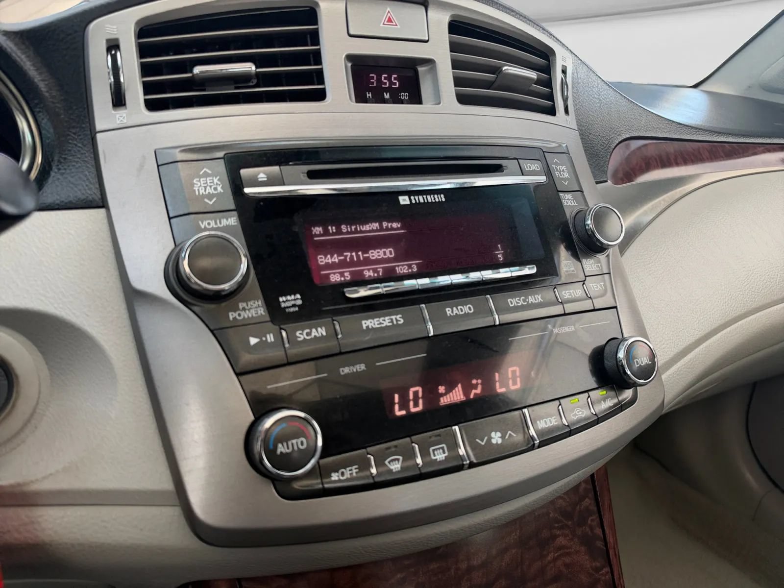 Used 2011 Toyota Avalon FWD image 30