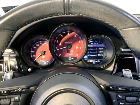 Certified 2023 Porsche Macan Turbo AWD/4WD image 29