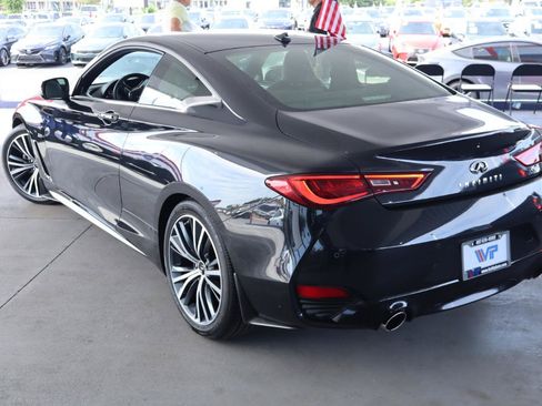 Used 2020 INFINITI Q60 3.0t Luxe w/ Essential Package RWD image 7
