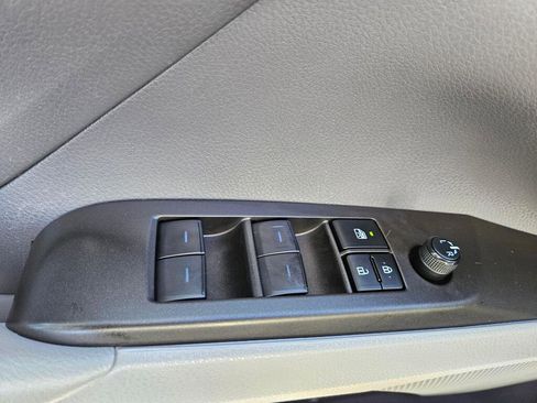 Used 2024 Toyota Camry SE image 23