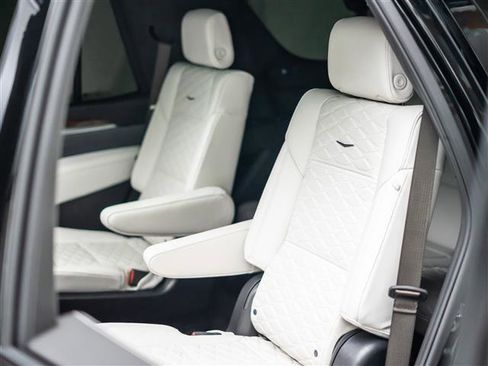 Used 2025 Cadillac Escalade Sport Platinum AWD/4WD image 18