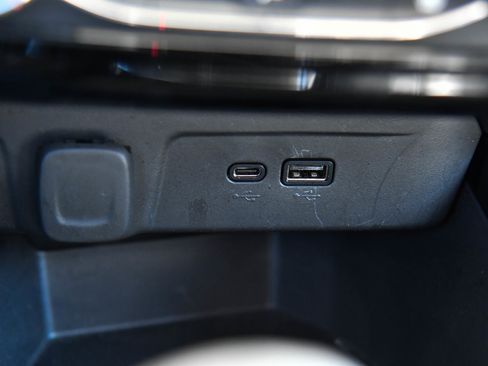 Used 2024 Chevrolet Trax RS w/ Driver Confidence Package FWD image 24