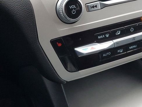 Certified 2023 Ford Explorer XLT image 32