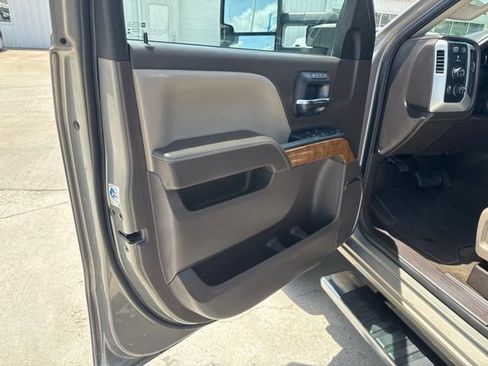 Used 2017 GMC Sierra 2500 SLT w/ Driver Alert Package AWD/4WD image 18