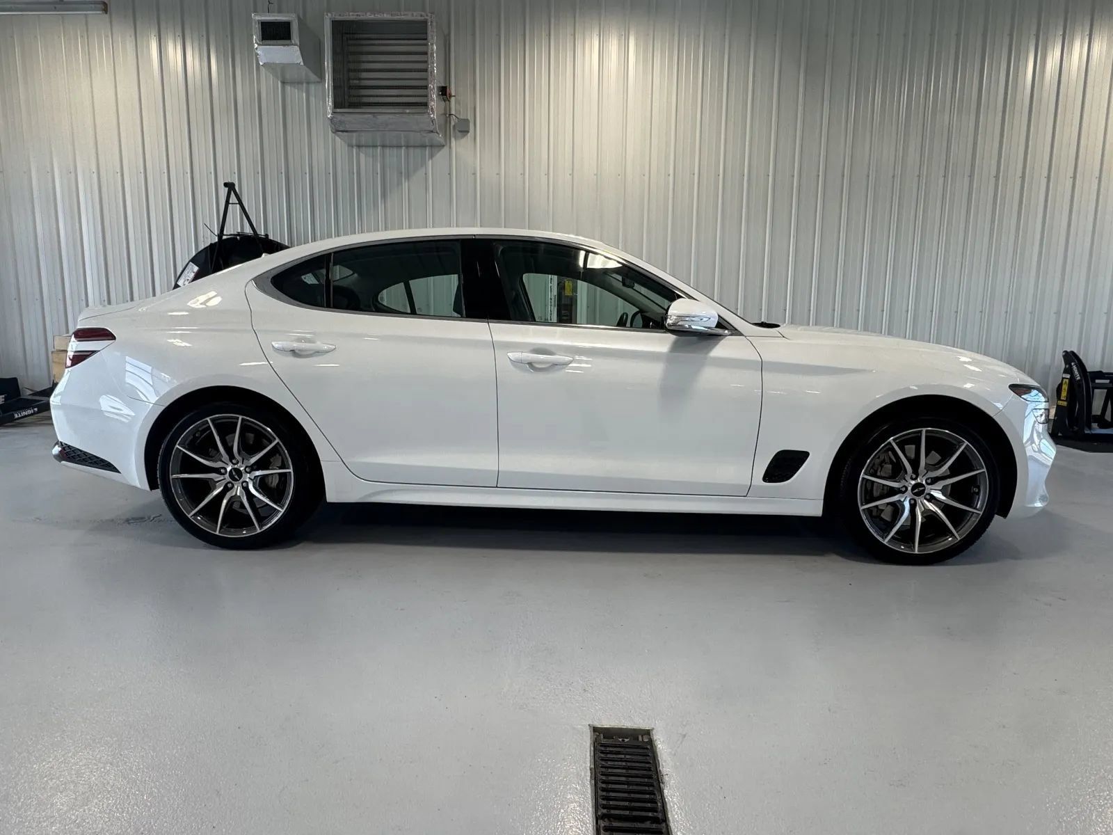 Used 2026 Genesis G70 2.5T AWD/4WD image 3