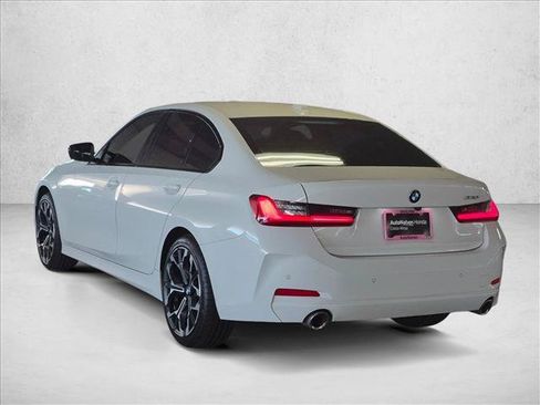 Used 2025 BMW 330i Sedan w/ Premium Package RWD image 8