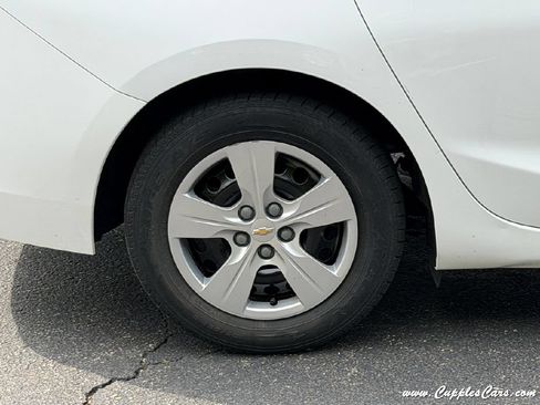 Used 2017 Chevrolet Cruze LS FWD image 42