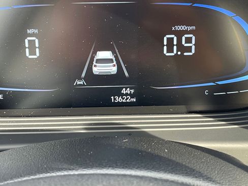 Used 2025 Hyundai Venue SEL image 40