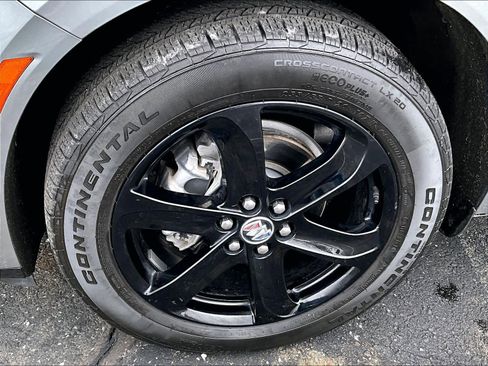 Used 2023 Buick Enclave Essence w/ Experience Buick Package image 7