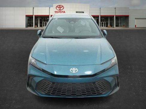 New 2026 Toyota Camry SE image 3