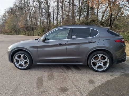 Used 2023 Alfa Romeo Stelvio Ti Lusso w/ Quick Order Package 22X Lusso image 2