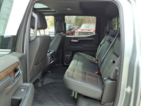 Used 2024 Chevrolet Silverado 1500 High Country w/ High Country Premium Package image 11