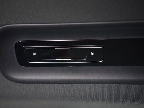 New 2025 Volkswagen ID. Buzz Pro S image 24