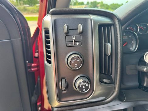 Used 2018 Chevrolet Silverado 1500 LT w/ All Star Edition AWD/4WD image 18
