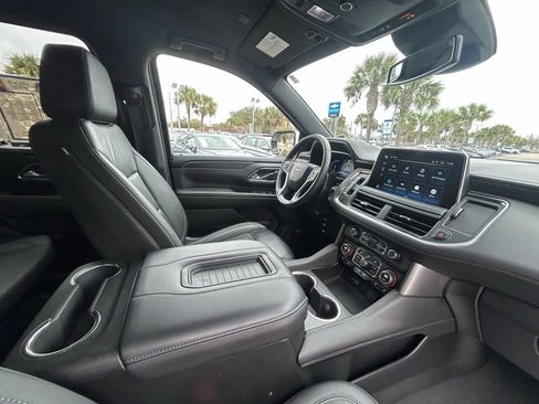 Used 2024 Chevrolet Suburban LT image 25