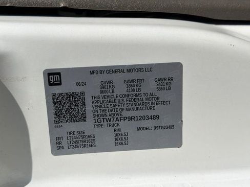 Used 2024 GMC Savana 2500 w/ Driver Convenience Package RWD image 30
