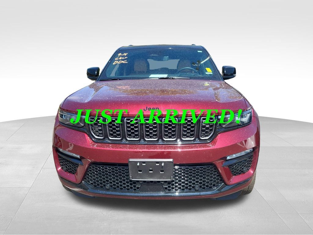 Used 2024 Jeep Grand Cherokee Summit AWD/4WD image 2