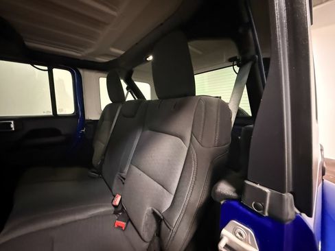 Used 2018 Jeep Wrangler Unlimited Sahara AWD/4WD image 48