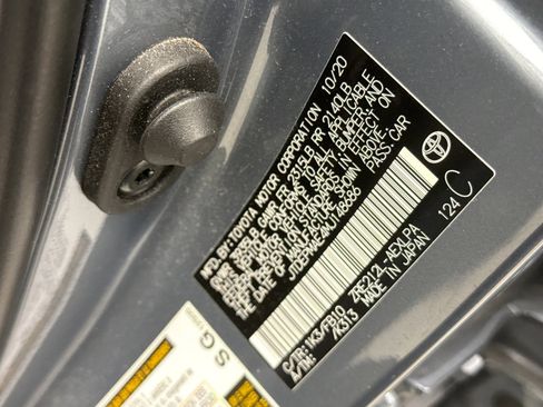 Used 2021 Toyota Corolla LE w/ Carpet Mat Package (TMS) image 11