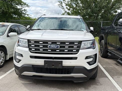 Used 2017 Ford Explorer Limited w/ Equipment Group 301A image 2
