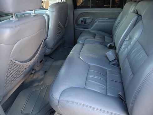 Used 1999 Chevrolet Suburban 2WD w/ Preferred Equipment Group 3 image 31