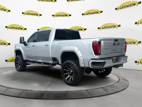 Used 2022 GMC Sierra 2500 Denali AWD/4WD image 3
