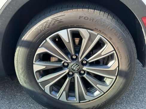 Used 2024 Buick Envision Preferred AWD/4WD image 13