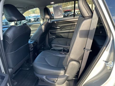 Certified 2025 Toyota Grand Highlander AWD image 15