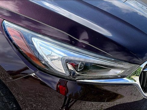 Certified 2018 Buick Enclave Essence w/ Trailering Package FWD image 22