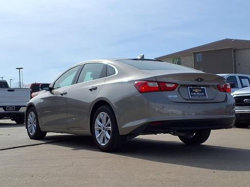 Used 2025 Chevrolet Malibu LT FWD image 7