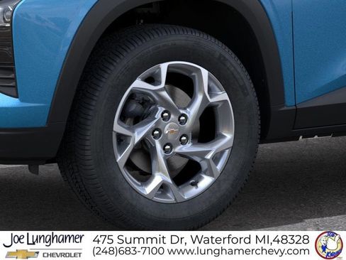 New 2026 Chevrolet Trax LS w/ LS Convenience Package FWD image 9