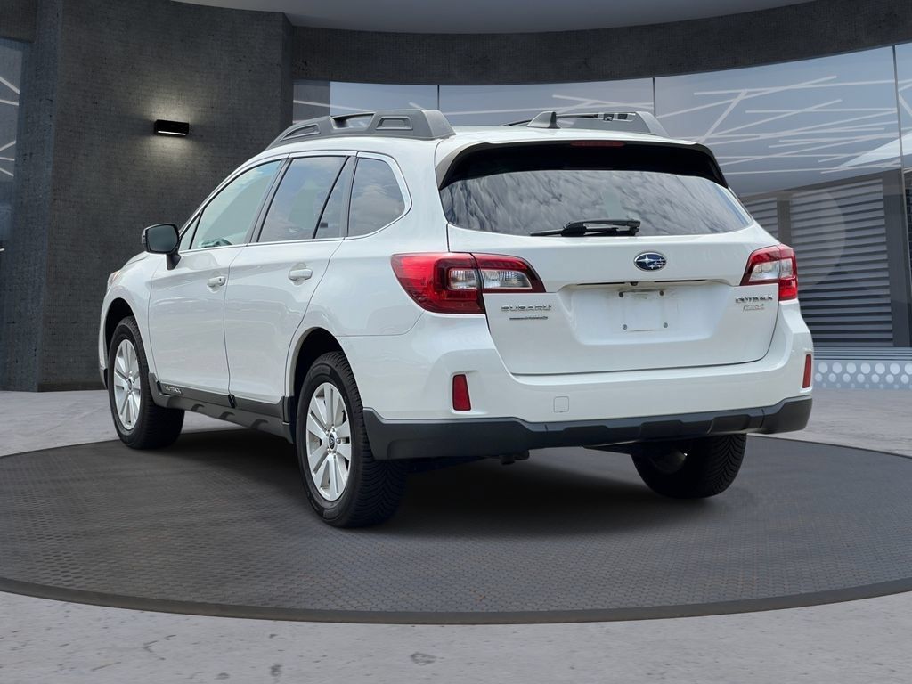 Used 2017 Subaru Outback 2.5i Premium AWD/4WD image 3