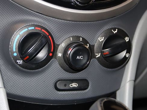 Used 2013 Hyundai Accent GLS w/ Premium Pkg FWD image 49
