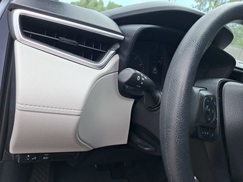 Used 2023 Toyota Corolla Cross L FWD image 17