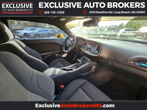 Used 2018 Dodge Challenger SXT w/ Blacktop Package image 41